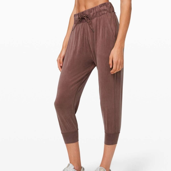lululemon athletica Pants - Lululemon Lost in Leisure Crop Jogger Antique Bark Plum Purple Mauve Pink Size 6